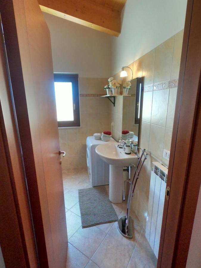 Апартаменты Attico Petfriendly Con Terrazzo, Via Del Borgo Монтесильвано Экстерьер фото